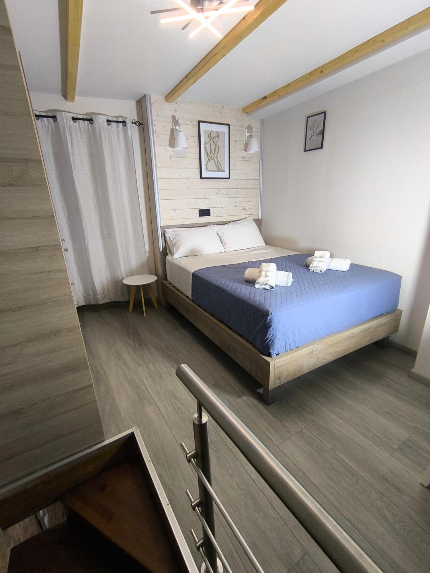 Olimpias Apartment *